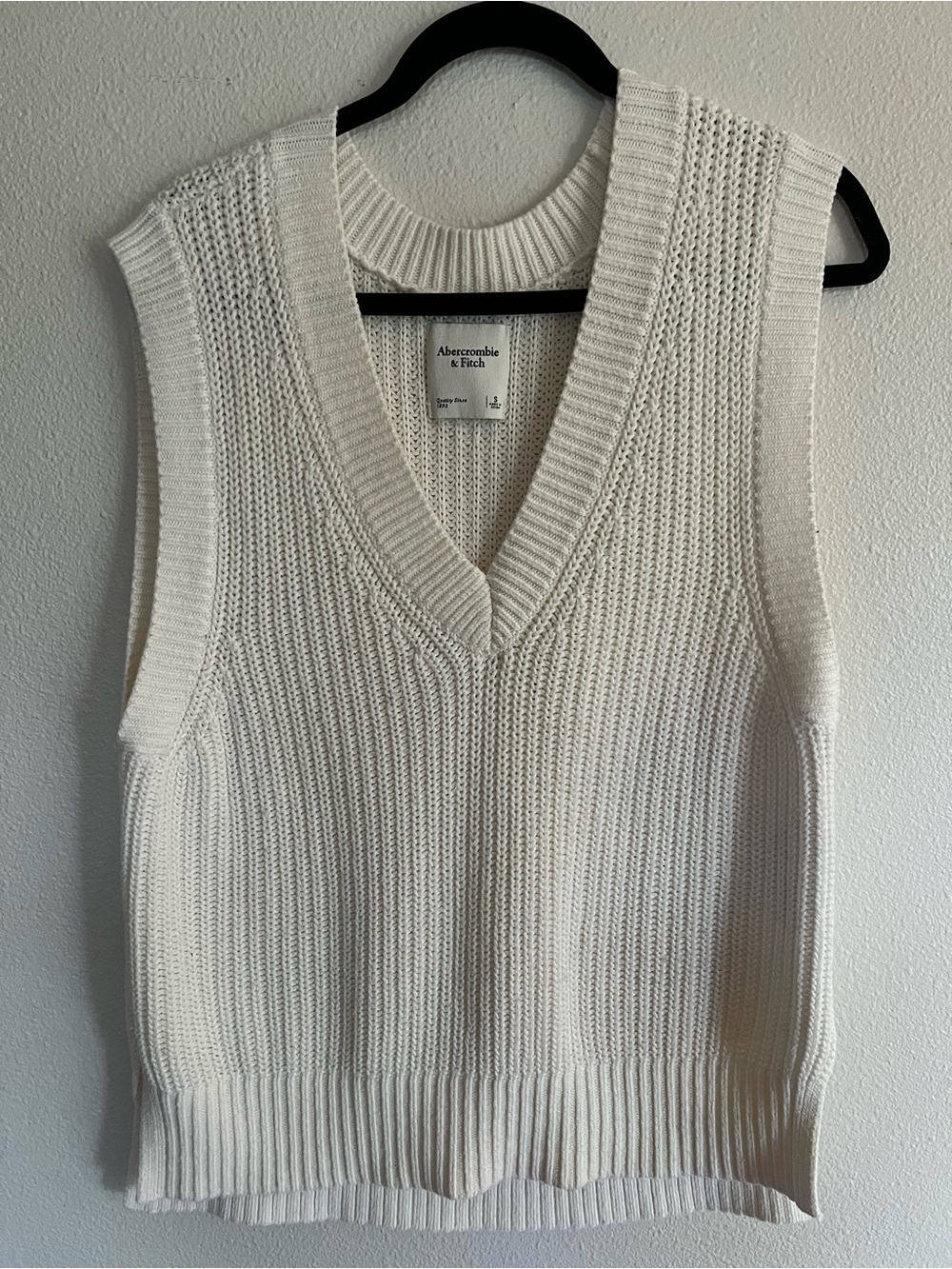 Abercrombie oversized sweater vest women’s small